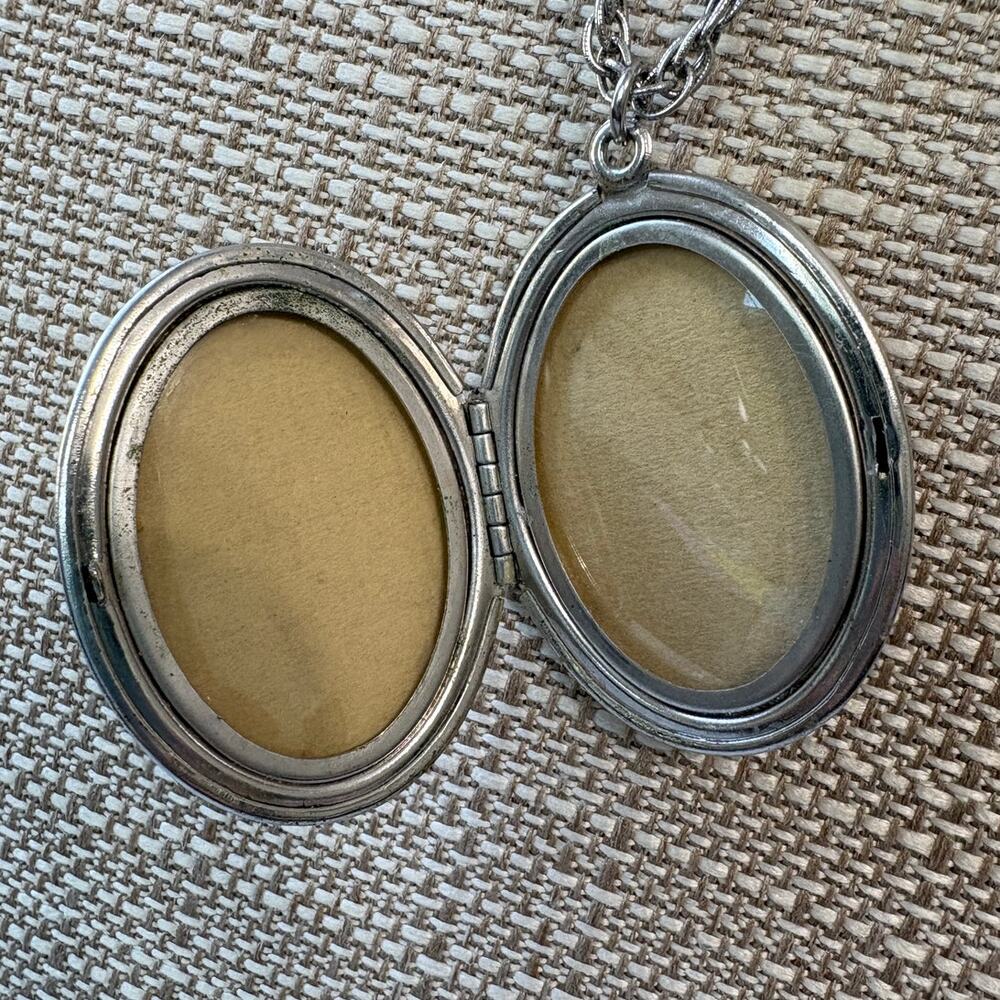 Crown Trifari Vintage Oval Locket Necklace 30” Silver Tone - Picture 2 of 4